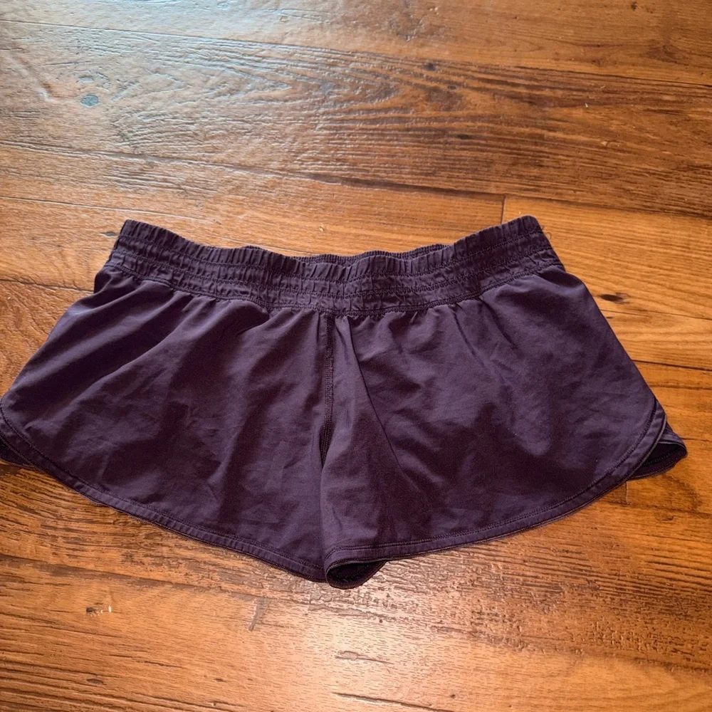 Pristine Lululemon Seek The Heat Short II Dark Adobe size: 8 - Picture 9 of 14